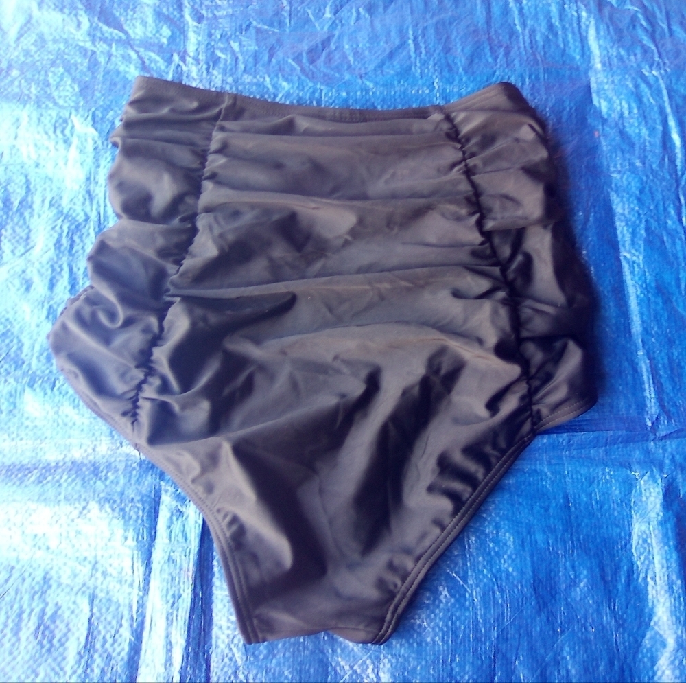 COCOSHIP Black Ruched Swim Bottom - Picture 6 of 6